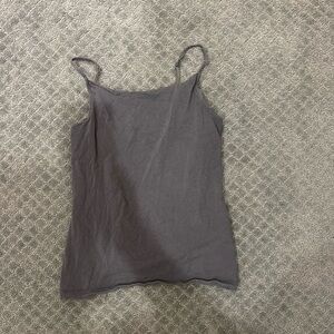 grey tank top